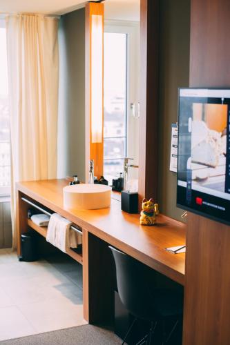 me and all hotel düsseldorf - image 10