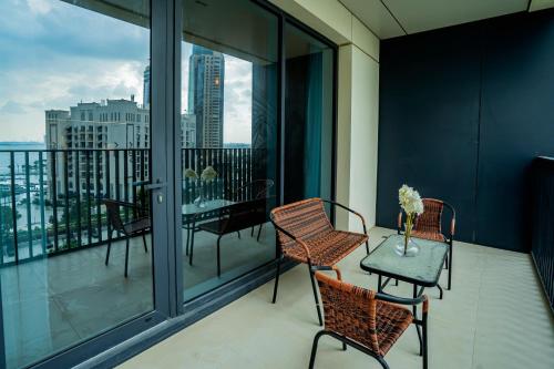 3BR Haven with Burj Views by MagnoliasVHR, Dubai (photo 3)