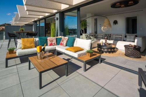 ระเบียง/ชานเรือน, Apartment in Estepona Ojala Casa Oasis325 in บาเอีย เด กาซาเรส