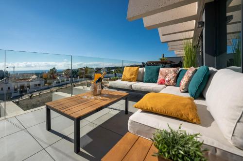 ระเบียง/ชานเรือน, Apartment in Estepona Ojala Casa Oasis325 in บาเอีย เด กาซาเรส