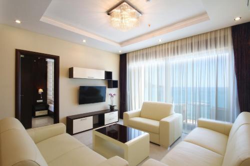 Hotel Shine - image 4