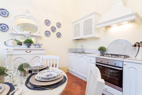 Casa Vera exquisite 2 bedrooms 2 baths apartment with garden A/C close to Parking - image 3