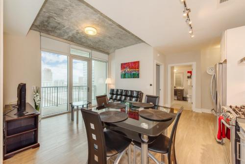Charlotte 2 Bedroom furnished Apartment in Uptown Area apts