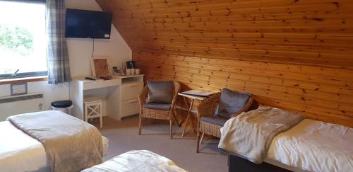 Carn Mhor Bed and Breakfast - image 2