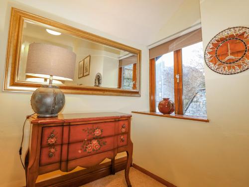 2 The Old Coach House - image 2