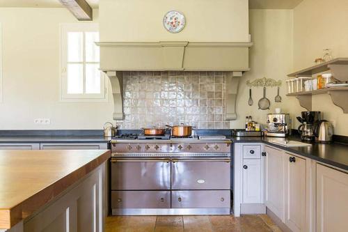 Stunning stone property - tennis and heated pool gîte à louer Audrix