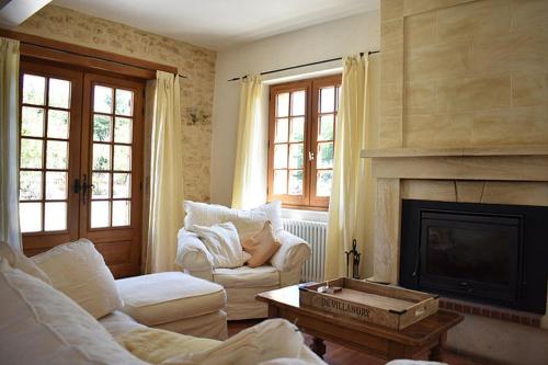 Lovely 2-Bed House with swimming pool gîte à louer Calès