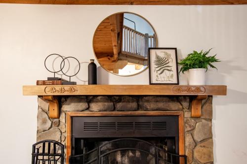 The Woodstock with Hot Tub and Grill - image 14