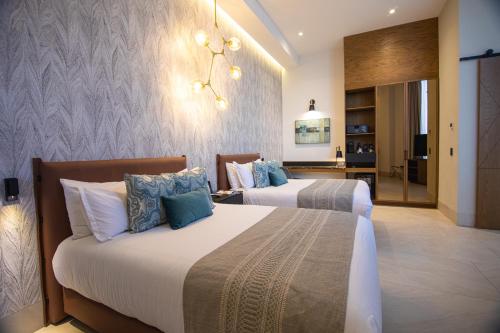 2 double beds