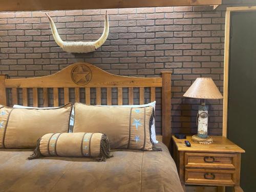 Deluxe Big Texan Multi Suite – Amarillo, TX