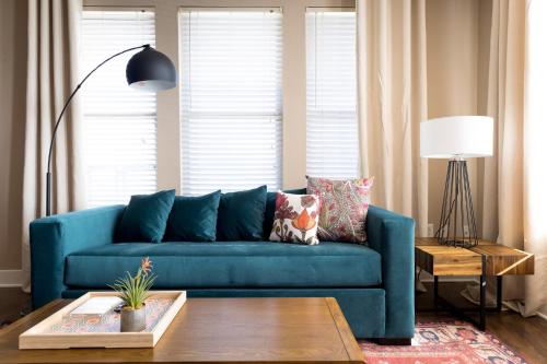 WanderJaunt - Southtown Apartments