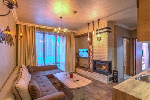 Forest Home 524, Smolan