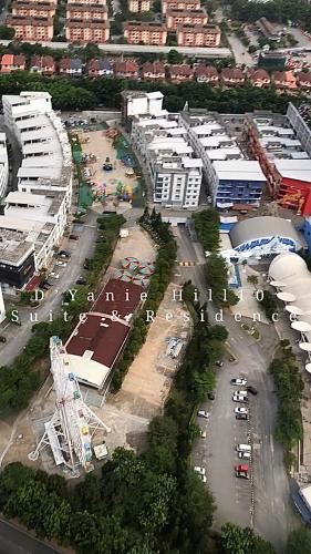 D’Yanie Hill10 Suite & Residence