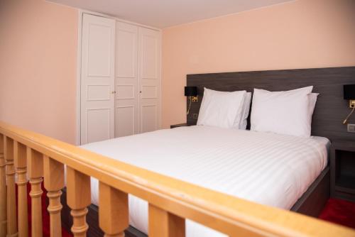 Deluxe Double Room with Two Double Beds room in La Bourse Hotel