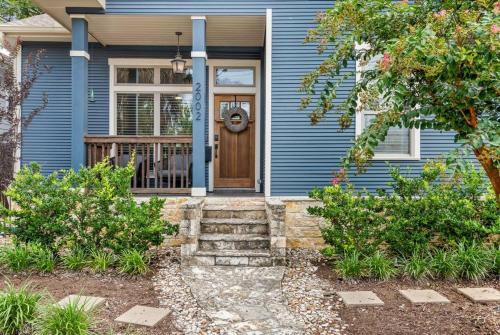 Modern Airy 3 Bedroom House in Hip East Austin