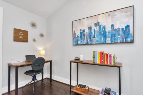 ¡STYLISH Family Friendly Home with Outdoor Living Near Downtown!