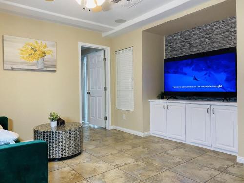 comfortable house/3 storynear airportcasino outlet, Las Vegas (photo 6)