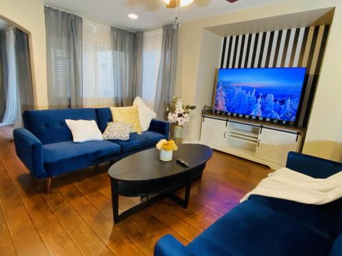 comfortable house/3 storynear airportcasino outlet, Las Vegas (photo 10)