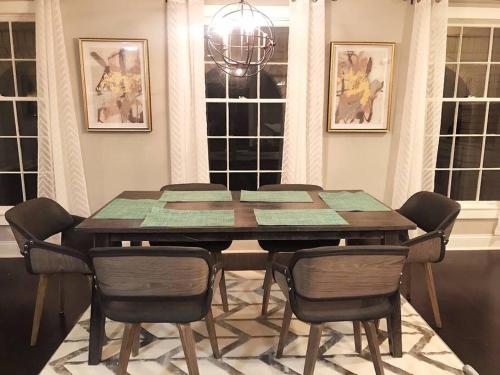 Comfy 4Beds/2.5Bath Retreat near Atlanta ATL airport