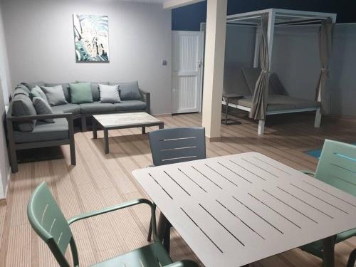 Faciliteiten, MARS ET VENUS LOCATION - piscine privée et chauffée (MARS ET VENUS LOCATION - piscine privee et chauffee) in Sainte-Marie