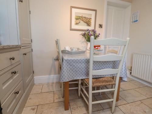 Dray Cottage - image 11