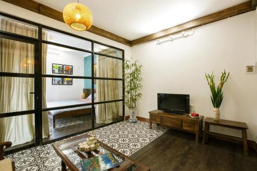 Aura Home 68