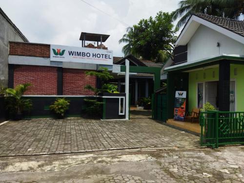 Wimbo Hotel Borobudur