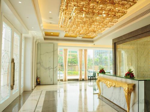 ردهة, Seven Eleven Hotels & Club in ميرا بهياندر