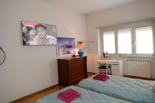 Welcome to our establishment We will be happy to welcome you, Roma (foto 2)