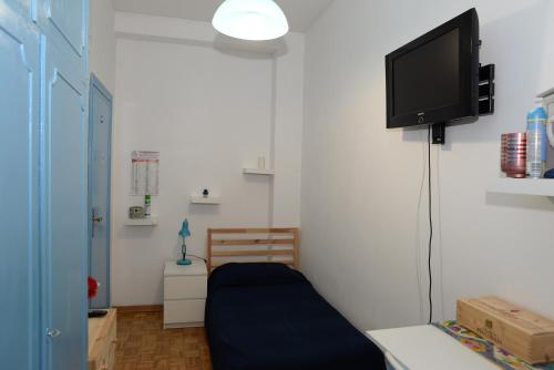  Single room in cozy and comfortable apartment, Pension in Rom bei La Storta