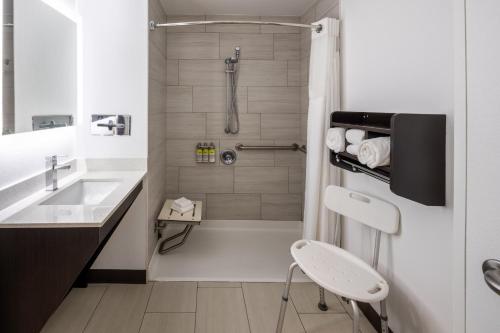 Holiday Inn Express - Coventry S - West Warwick Area an IHG Hotel - image 2