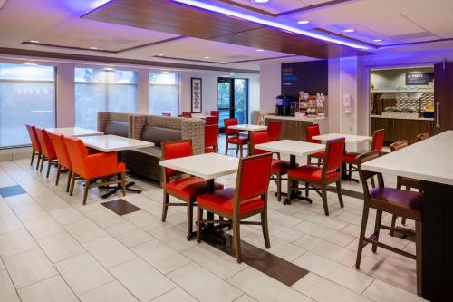 Holiday Inn Express - Coventry S - West Warwick Area an IHG Hotel - main image