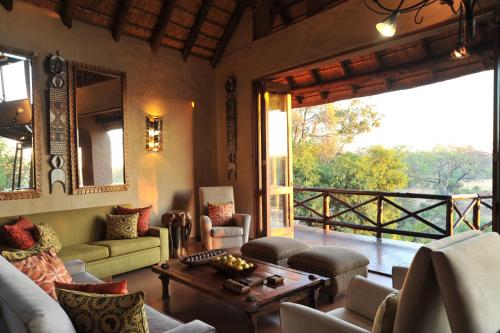 Lukimbi Safari Lodge