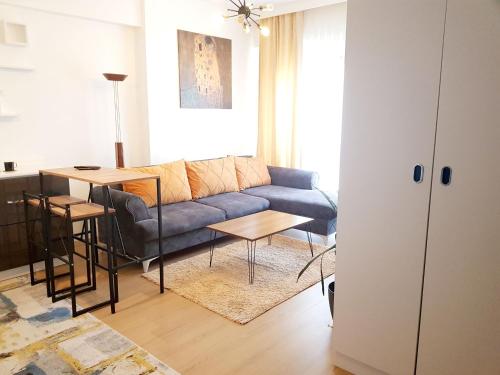  Istanbul Bahcesehir 2+1 Lux Residence New Airport and Akbati Mall in Istanbul