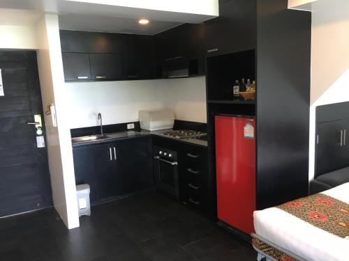 キッチン, ザ フロント ホテル アンド アパートメンツ (The Front Hotel and Apartments) in プーケット