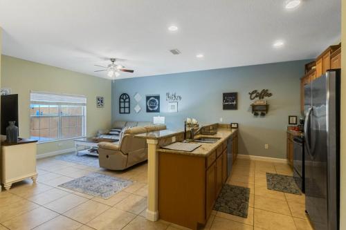 Beach Palm Disney Villa - image 8