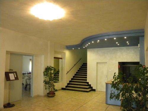 NEW PARK HOTEL in ลิโด ดิ คามาอิโอรี