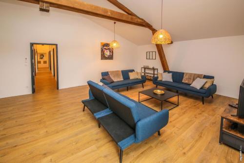 共用Lounge/電視區, LOFT SPACIEUX - PISCINE - 220m2 - CALME in 拉巴斯蒂德德萊維