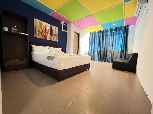 room detail thumbnail 0