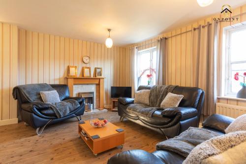 ✰OnPoint -LARGE 3 Bedroom House With 2x Parking!✰ gîte à louer Pride Park