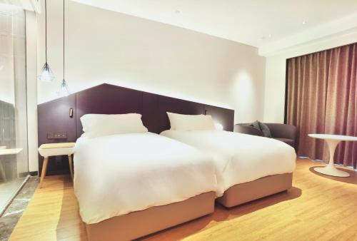 2 twin beds