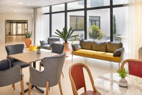 Domitys - La Majolique - Apartment - Béziers
