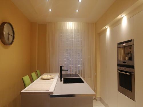 Konyha, Border Bliss - Private Room with Bathroom in a Cozy Home in Kerkrade