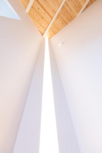 Dimi Luxurious Suites - image 8