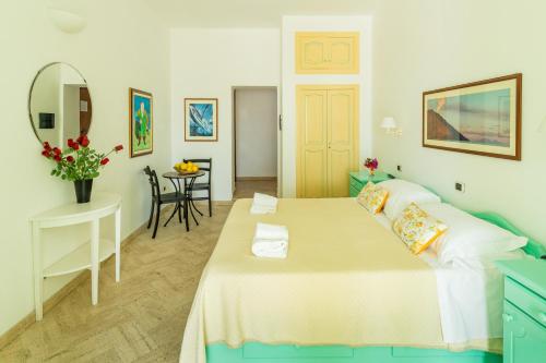 Stromboli Suite Apartment with Terrace Volcano & Sea view in Stromboli