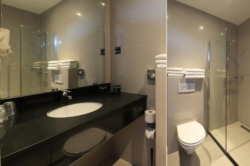 Standard Triple Room image 6