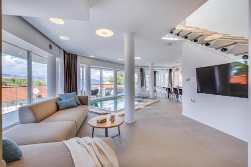 Luxe villa 2 pools, sauna in Vrbanj