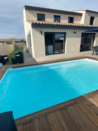 MAISON NEUVE 120 M2 sur terrain 300 M2 climatisée avec piscine privée avec volet roulant wifi gîte à louer Pia