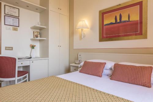 Relais Santa Chiara Hotel - image 12