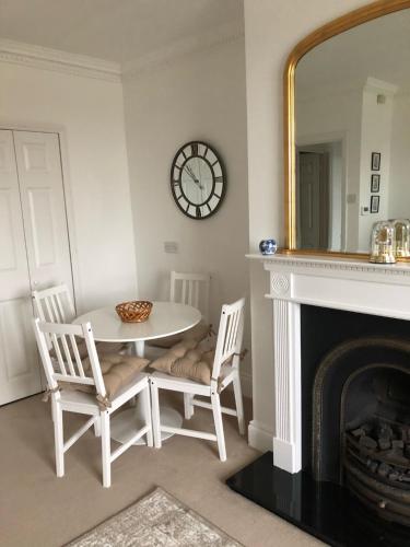 Beautiful riverfront cosy one bedroom apartment in Upton upon Severn